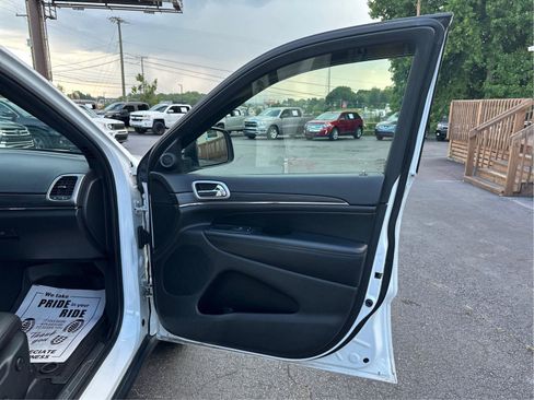 Used 2020 Jeep Grand Cherokee Limited RWD image 19