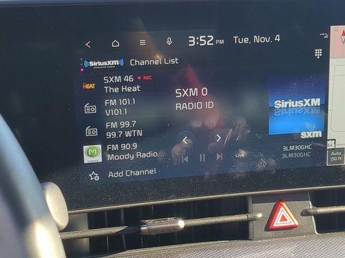 Used 2025 Kia Sportage SX image 13