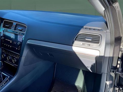 Used 2018 Volkswagen Golf Alltrack SEL image 24