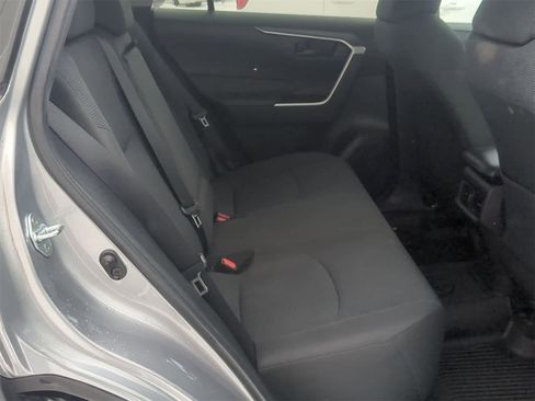 Used 2022 Toyota RAV4 LE image 27