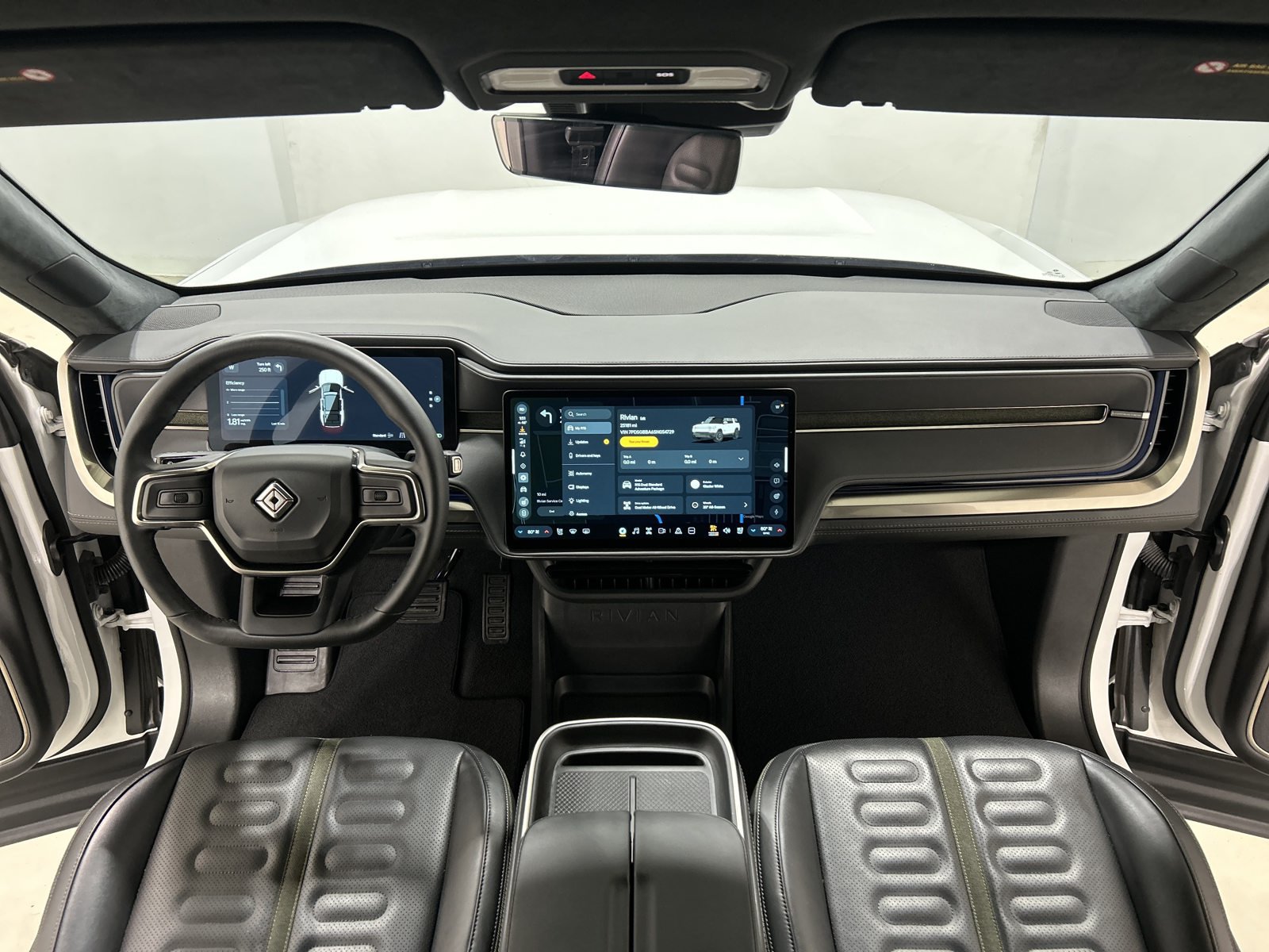 Used 2025 Rivian R1S Adventure Dual AWD/4WD image 27