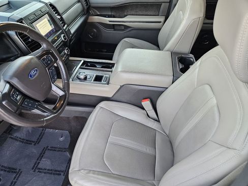Used 2021 Ford Expedition Limited image 16