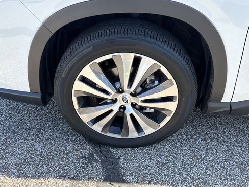 Used 2021 Subaru Ascent Limited image 9