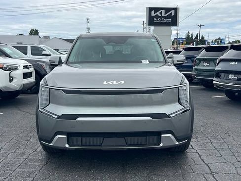 Certified 2024 Kia EV9 Light RWD image 4