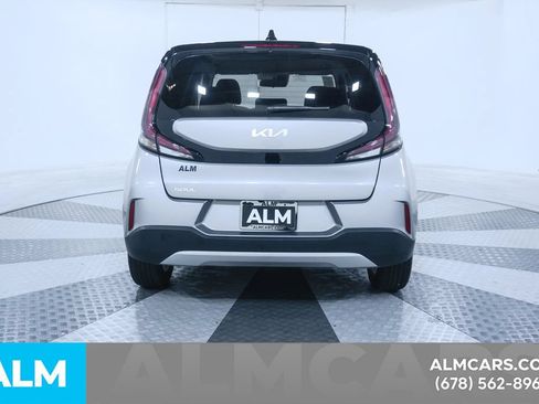 Used 2025 Kia Soul LX w/ LX Technology Package FWD image 5