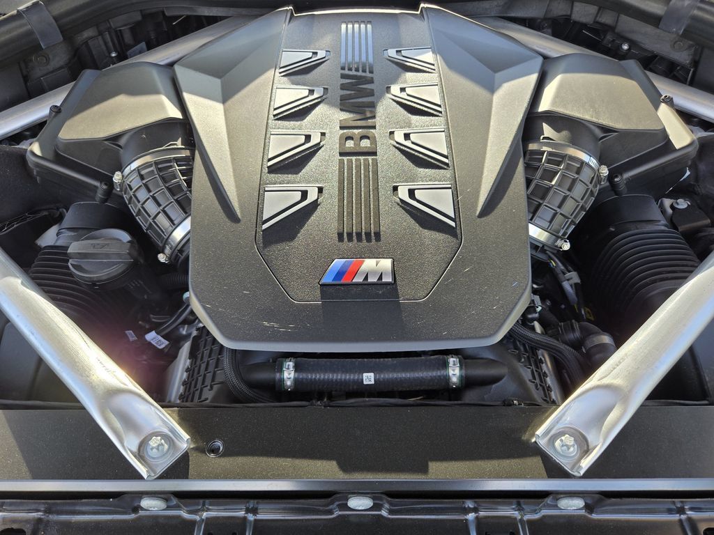 Certified 2025 BMW X7 M60i AWD/4WD image 35