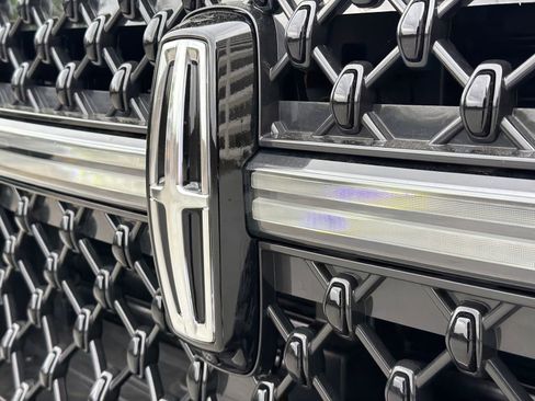 New 2026 Lincoln Navigator Reserve AWD/4WD image 15