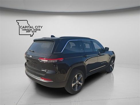 New 2025 Jeep Grand Cherokee Limited image 9