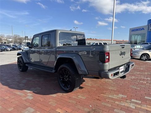 Used 2022 Jeep Gladiator Overland image 34