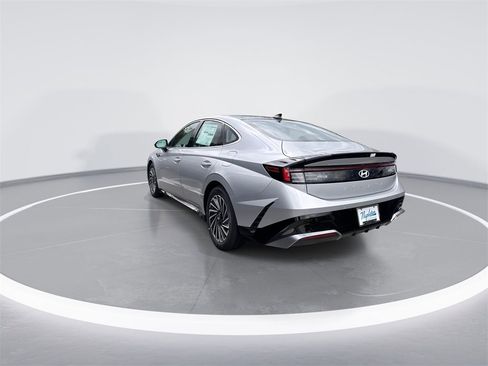 New 2025 Hyundai Sonata Limited image 5