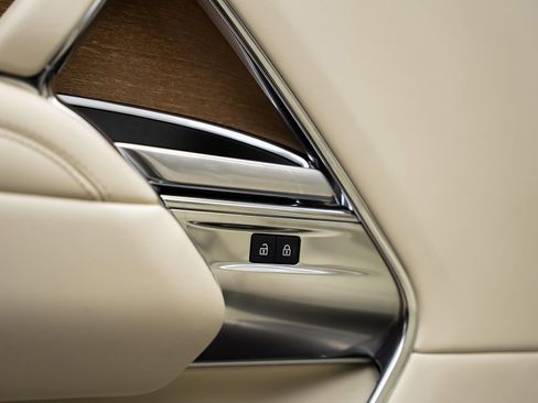 Used 2024 Land Rover Range Rover SV image 65