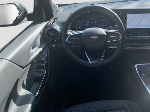 Used 2025 Chevrolet Equinox LT w/ Safety and Technology Package image 23