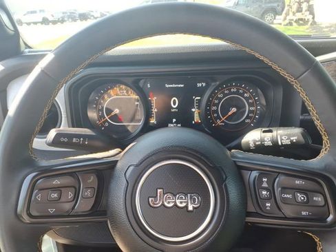 Used 2024 Jeep Wrangler Unlimited Sport AWD/4WD image 19