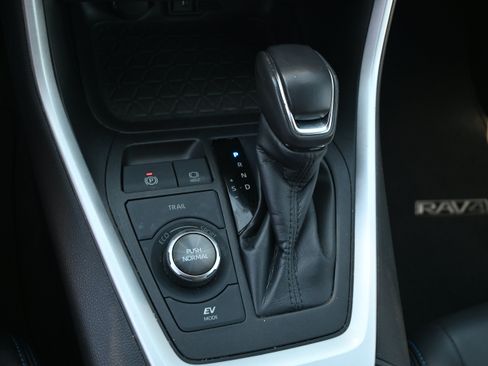 Used 2022 Toyota RAV4 XSE AWD/4WD image 27