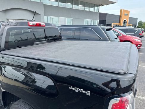 Used 2016 GMC Canyon SLE w/ Nightfall Edition AWD/4WD image 8