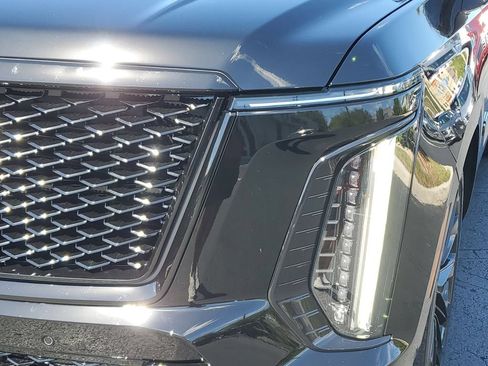 Certified 2025 Cadillac Escalade ESV V w/ LPO, ONYX Package AWD/4WD image 12