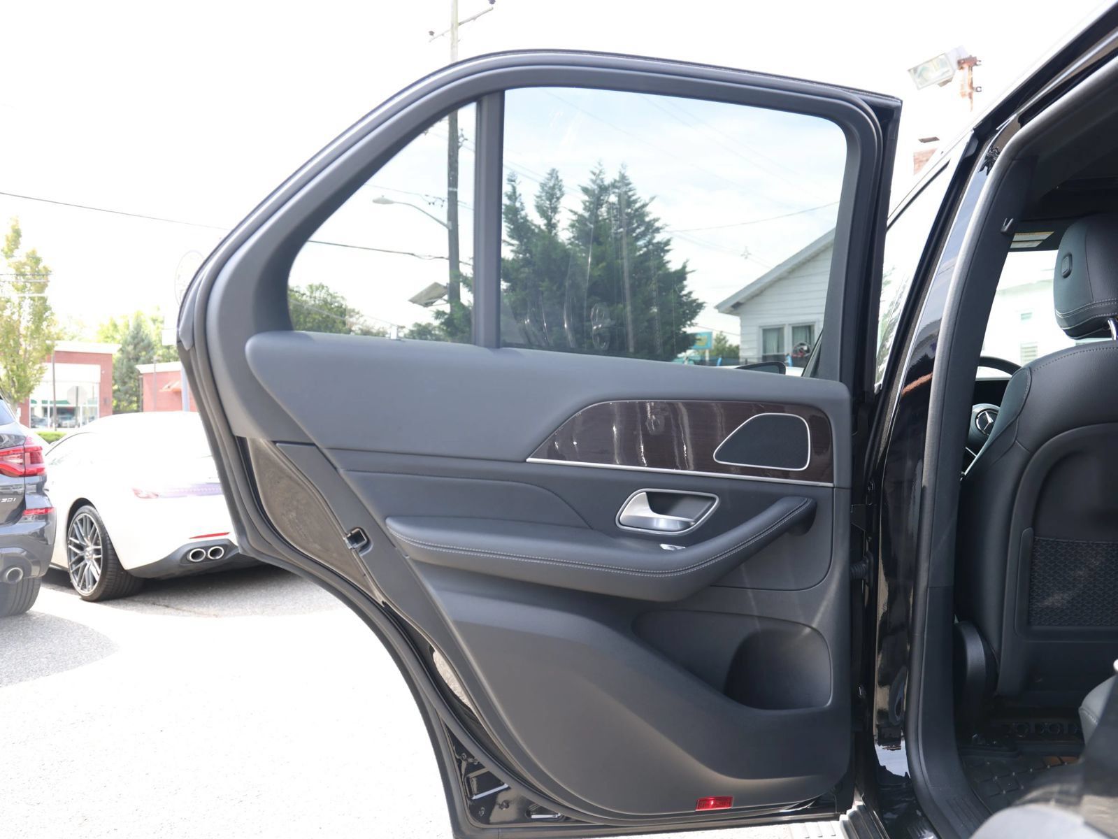 Used 2024 Mercedes-Benz GLE 350 4MATIC image 16