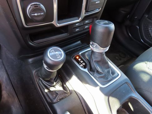 Used 2021 Jeep Wrangler Unlimited Sport image 26