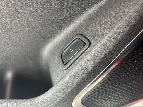 Certified 2024 Chevrolet Traverse RS w/ LPO, Floor Liner Package image 28