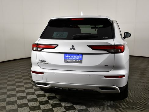 Used 2022 Mitsubishi Outlander SE AWD/4WD image 7
