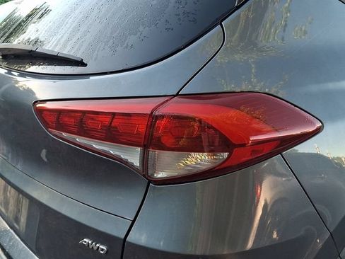 Used 2018 Hyundai Tucson Value AWD/4WD image 8