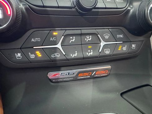Used 2016 Chevrolet Corvette Z06 w/ 3LZ Preferred Equipment Group image 29
