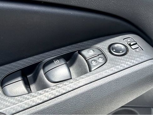 Certified 2025 Nissan Altima 2.5 SV FWD image 6