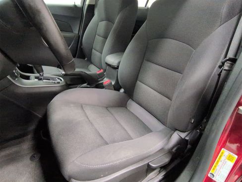 Used 2014 Chevrolet Cruze LT image 17