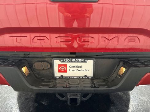 Used 2022 Toyota Tacoma SR AWD/4WD image 37