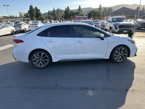 Used 2022 Toyota Corolla XSE image 4