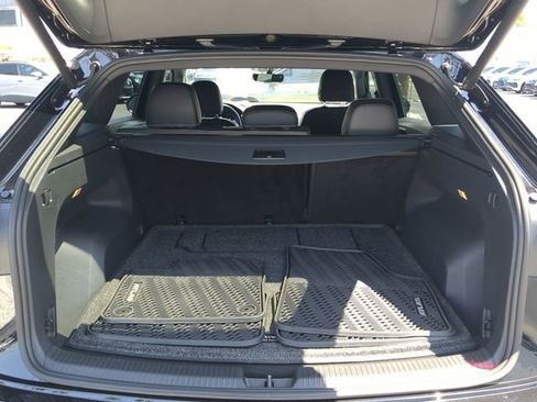 Used 2022 Volkswagen Atlas Cross Sport SE image 9