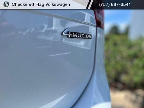 Used 2024 Volkswagen Tiguan SEL R-Line AWD/4WD image 11