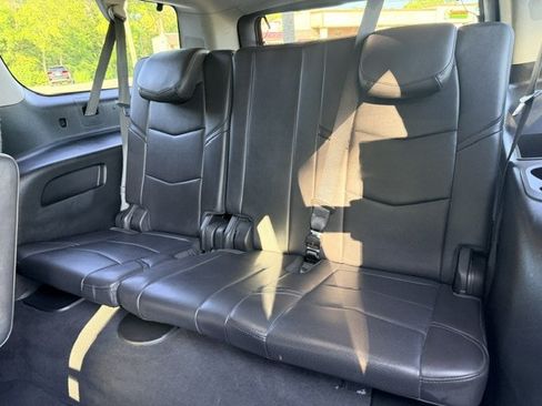Used 2019 Cadillac Escalade ESV 2WD image 15
