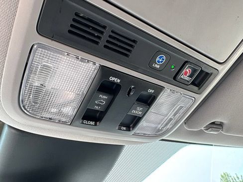 Used 2023 Honda Odyssey Touring image 31