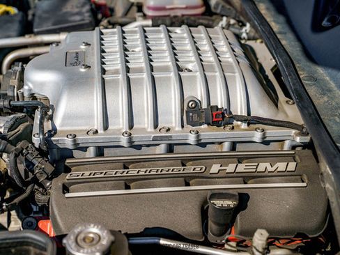 Used 2018 Dodge Challenger SRT Hellcat image 18