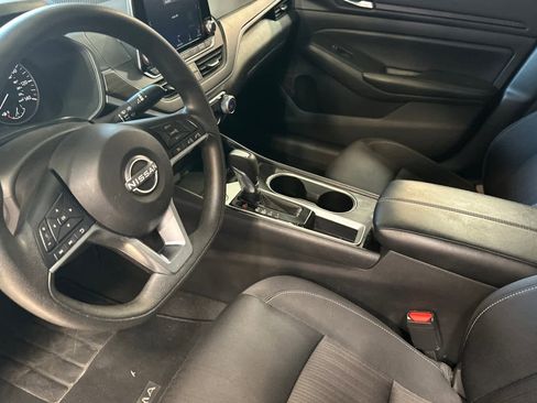 Used 2024 Nissan Altima 2.5 SV image 12