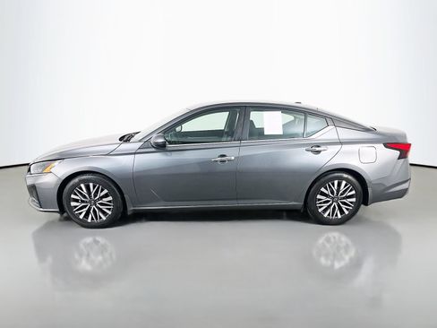 Used 2023 Nissan Altima 2.5 SV FWD image 4