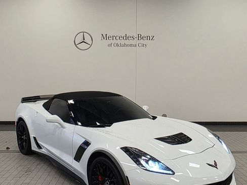 Used 2015 Chevrolet Corvette Z06 w/ 3LZ Preferred Equipment Group image 3