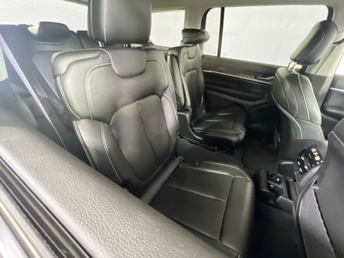 Used 2023 Jeep Grand Cherokee L Limited AWD/4WD image 28