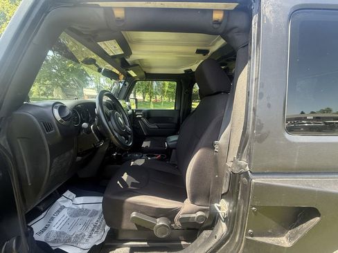 Used 2014 Jeep Wrangler Sport w/ Connectivity Group image 9