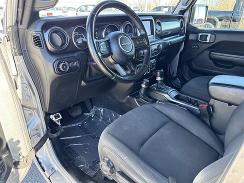 Used 2021 Jeep Wrangler Unlimited Sport image 9