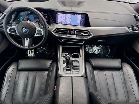 Used 2019 BMW X5 xDrive50i w/ M Sport Package AWD/4WD image 14