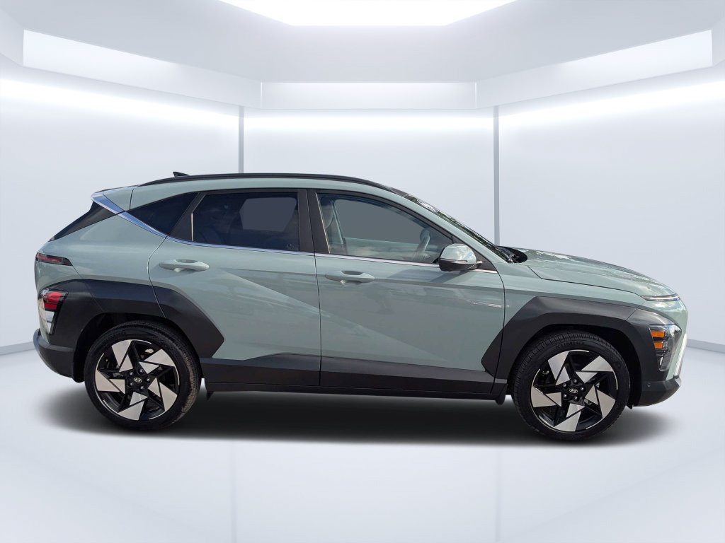 Used 2026 Hyundai Kona Limited FWD image 2