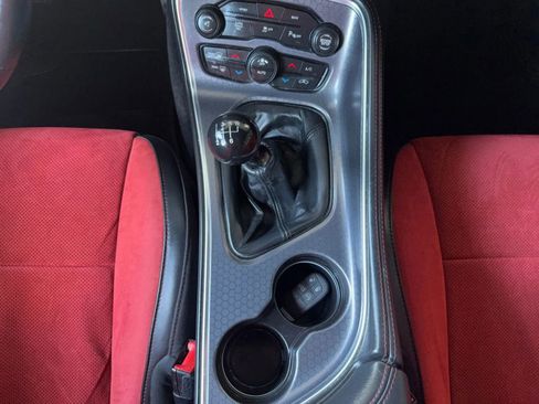 Used 2015 Dodge Challenger R/T Scat Pack w/ Scat Pack Appearance Package image 33