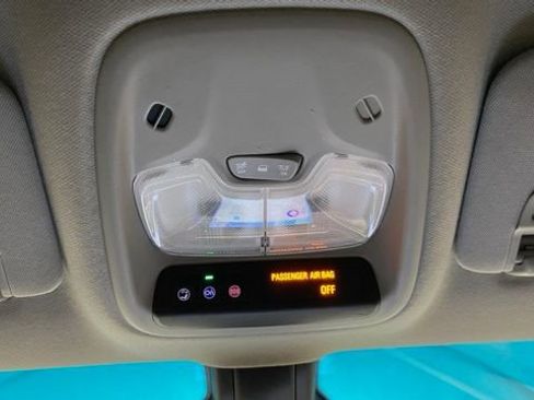 Used 2020 Chevrolet Bolt LT image 36