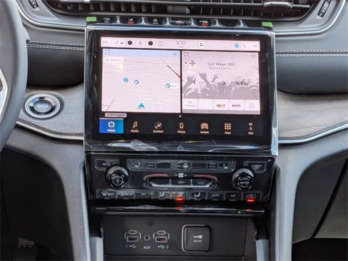 New 2025 Jeep Grand Cherokee L Limited image 15