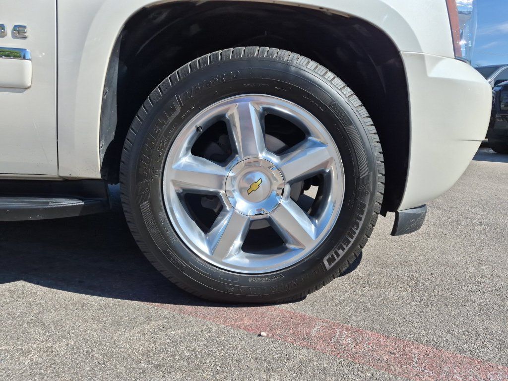 Used 2013 Chevrolet Tahoe LTZ RWD image 17