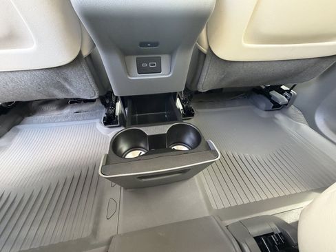 Used 2024 Cadillac XT6 Premium Luxury w/ LPO, Floor Liner Package AWD/4WD image 16