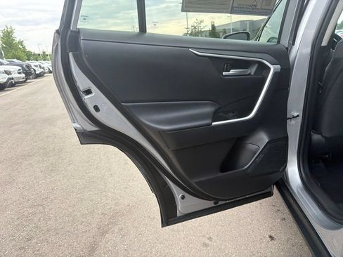 Used 2025 Toyota RAV4 XLE AWD/4WD image 16