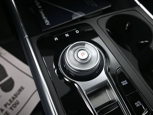New 2026 Kia Carnival SX Prestige FWD image 24